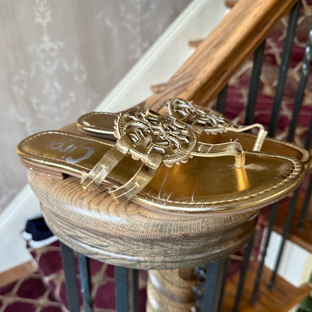 CIRCUS by Sam Edelman, ladies gold flip-flop sandal size 8, very good condition - Picture 2 of 9